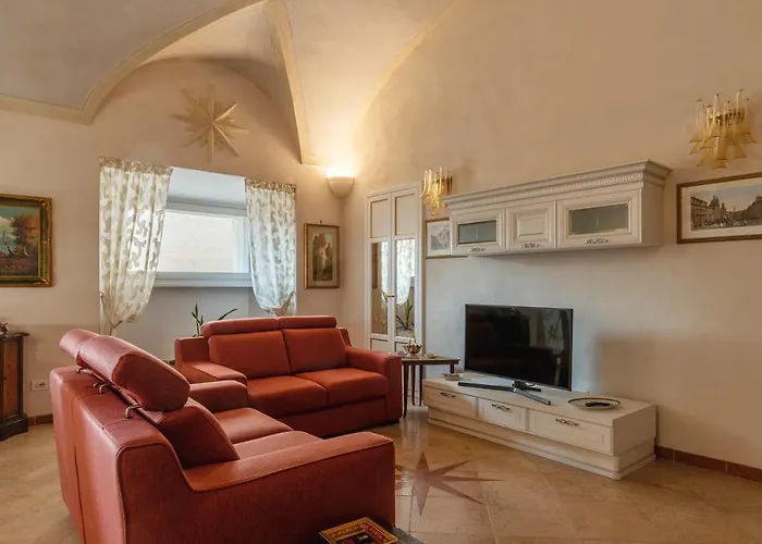 Guesthost - Palazzo Altieri Elegant Appartement Rome