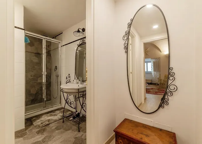 Guesthost - Palazzo Altieri Elegant Appartement Rome