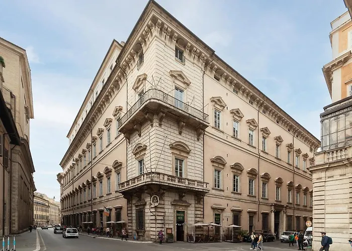 Guesthost - Palazzo Altieri Elegant Appartement