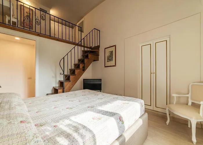 Guesthost - Palazzo Altieri Elegant *
