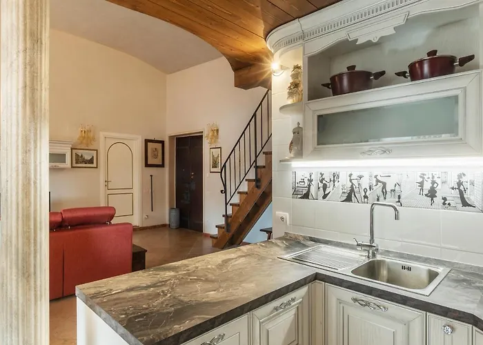 Guesthost - Palazzo Altieri Elegant Appartement Rome